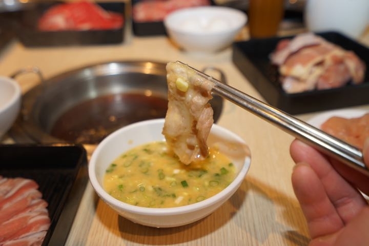 〔食〕【台南吃到飽】二鍋壽喜燒／涮涮鍋吃到飽｜Focus樓上。就是要大口吃肉吃到飽！