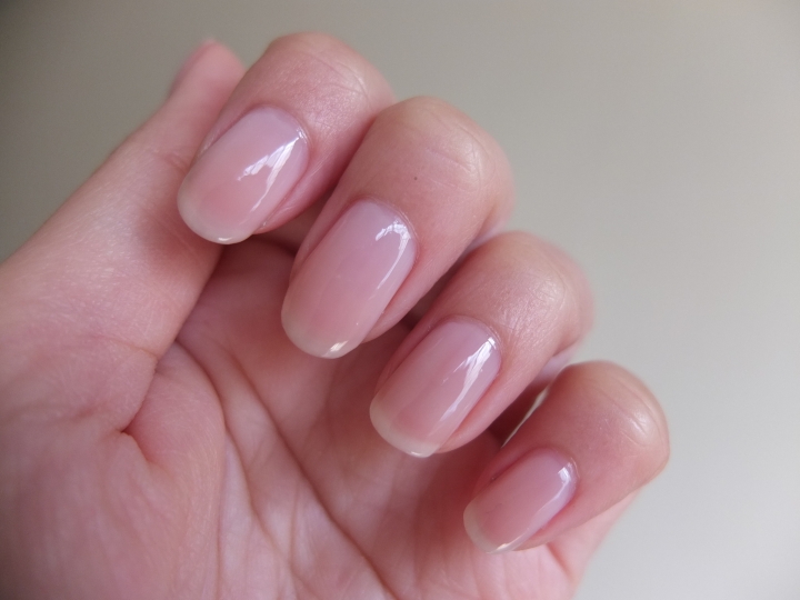 ESSIE-GEL COUTURE 光療指甲油-SHEER FANTASY、TOUCH UP-試色-超推!!!