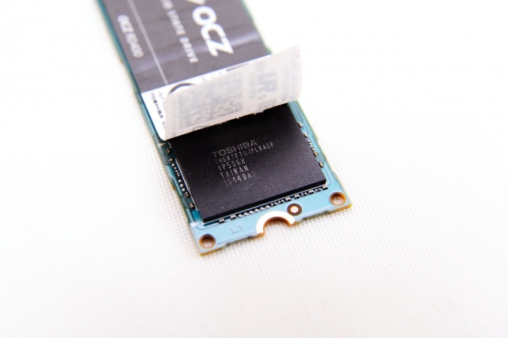 擁抱 NVMe 新世代，Toshiba OCZ RD400 1TB SSD 開箱測試