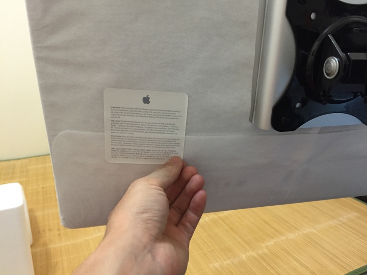 2015 late 21.5" iMac Retina 4K VESA版開箱 + iErgoArm螢幕支架