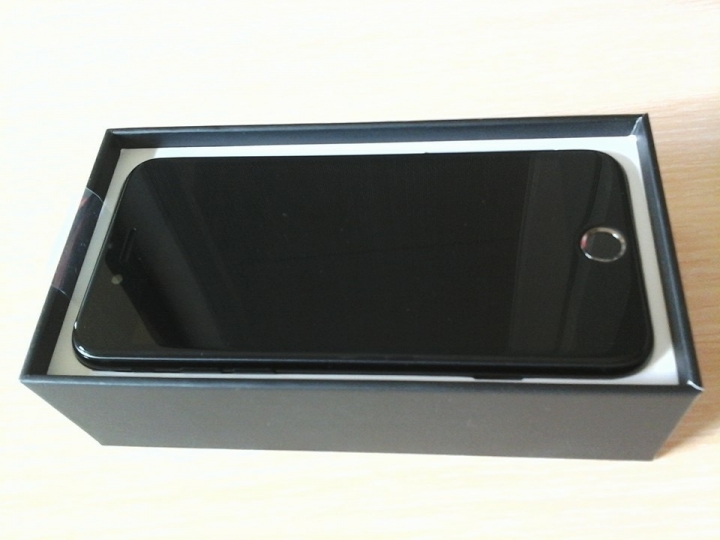 iPhone 7 曜石黑 256GB 正背面貼膜 開箱