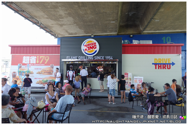 新北市鴨鴨地景藝術公園，超吸睛！地表最狂！可騎單車順遊重新橋市集、星光碼頭