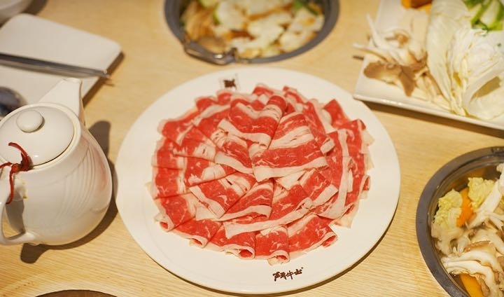 〔食〕【台南吃到飽】二鍋壽喜燒／涮涮鍋吃到飽｜Focus樓上。就是要大口吃肉吃到飽！