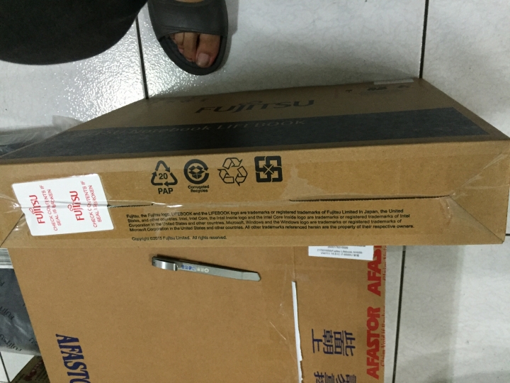 Fujitsu AH556 (小白的反撲)開箱文