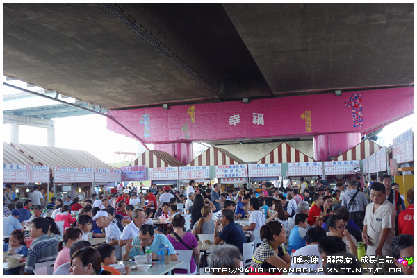 新北市鴨鴨地景藝術公園，超吸睛！地表最狂！可騎單車順遊重新橋市集、星光碼頭