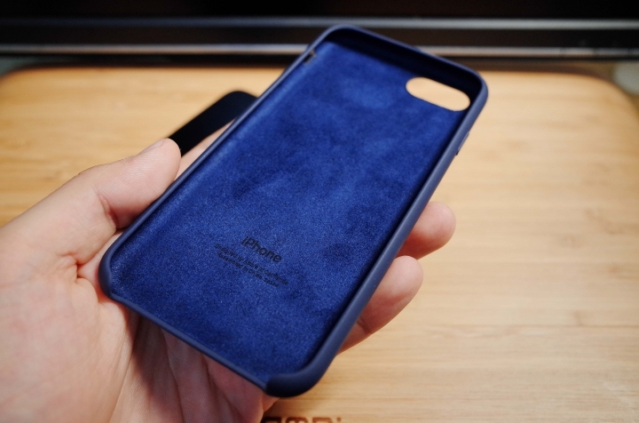 iPhone 7 SGP & 原廠矽膠護套 - 開箱分享