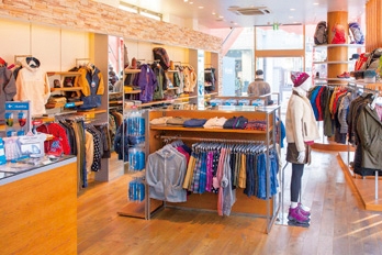 從正統的戶外用品到 平日穿搭都有豐富的選擇—Columbia Shop 原宿店