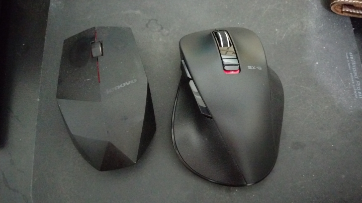 [不專業開箱]ELECOM M-XGL10BBBSBK 雙藍牙五鍵靜音滑鼠