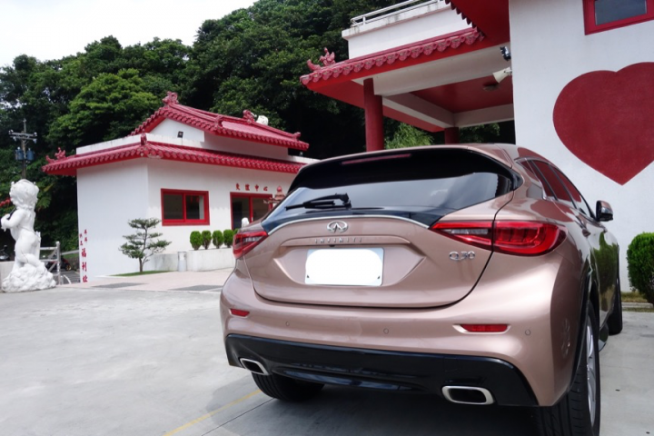 男人的浪漫~~~~Q30香檳金出遊囉！