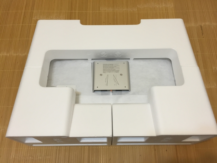2015 late 21.5" iMac Retina 4K VESA版開箱 + iErgoArm螢幕支架