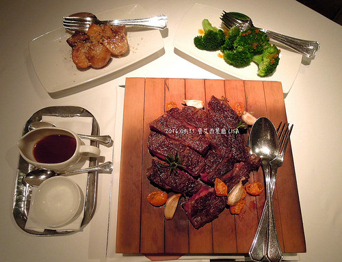 [食記] 台北 信義 寶艾西餐廳Bel Air - Bar & Grill - 經典又浪漫的西餐廳，奢華的肋眼牛排雙人套餐，讓我們來一場老派約會吧！（君悅酒店）