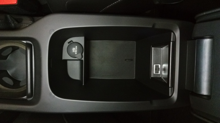 Volvo V40/V40 cross country-安全掛帥、沉穩駕馭「參加VOLVO非試不可試駕活動心得分享」