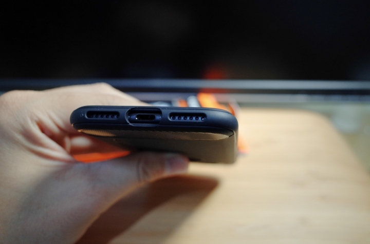 iPhone 7 SGP & 原廠矽膠護套 - 開箱分享