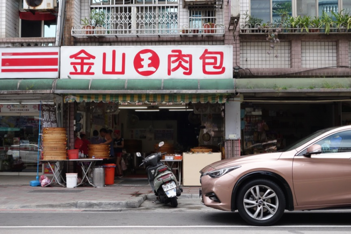 男人的浪漫~~~~Q30香檳金出遊囉！