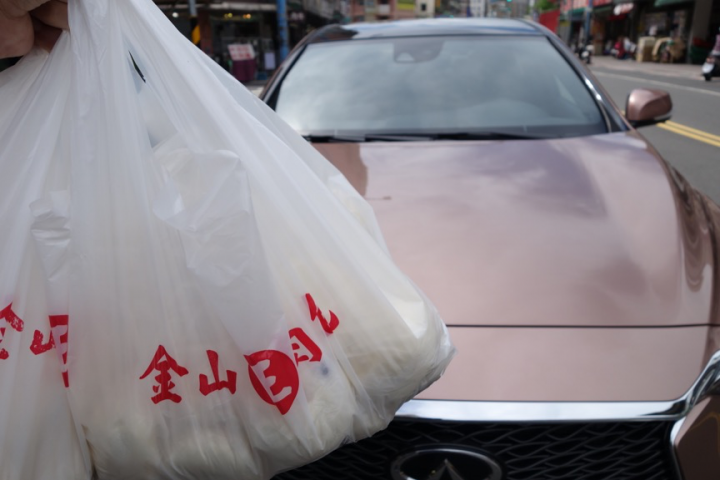 男人的浪漫~~~~Q30香檳金出遊囉！