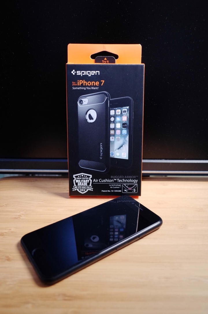 iPhone 7 SGP & 原廠矽膠護套 - 開箱分享