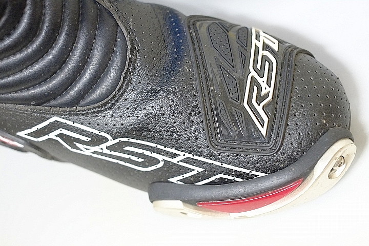 [開箱]RST TRACTECH EVO之都是洞的長車靴