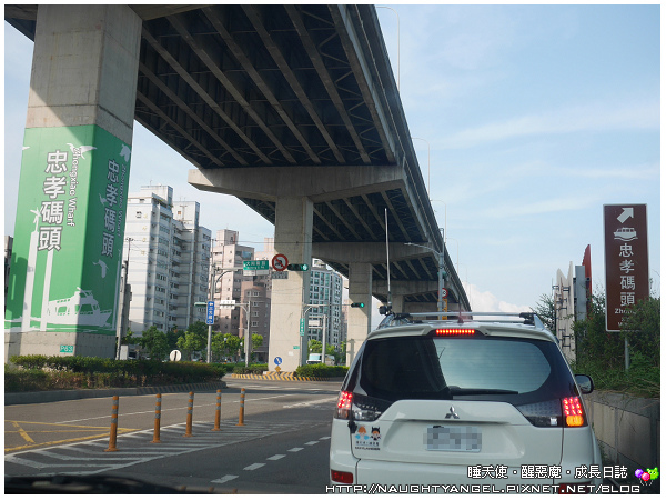 新北市鴨鴨地景藝術公園，超吸睛！地表最狂！可騎單車順遊重新橋市集、星光碼頭