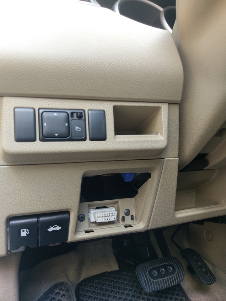 4G版本OBD-II智慧連網車輛診斷儀讀取裝置開箱