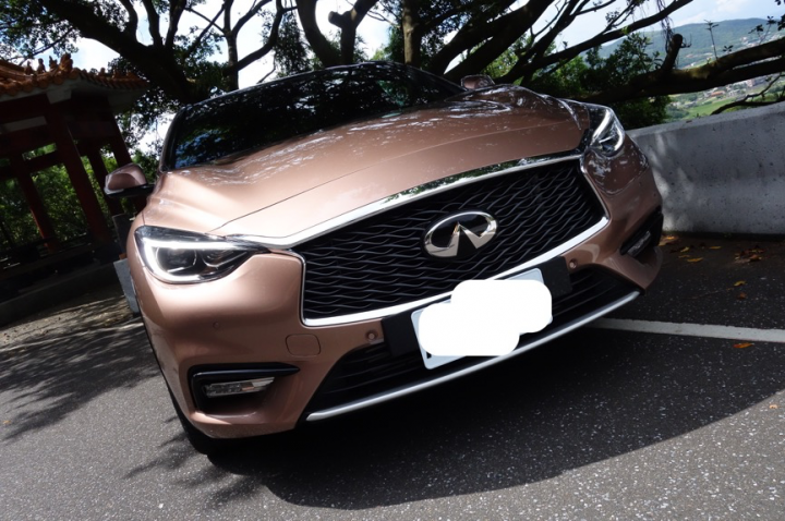 男人的浪漫~~~~Q30香檳金出遊囉！