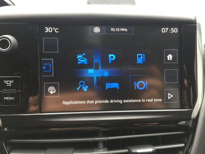 Peugeot 208 with apple car play測試報告