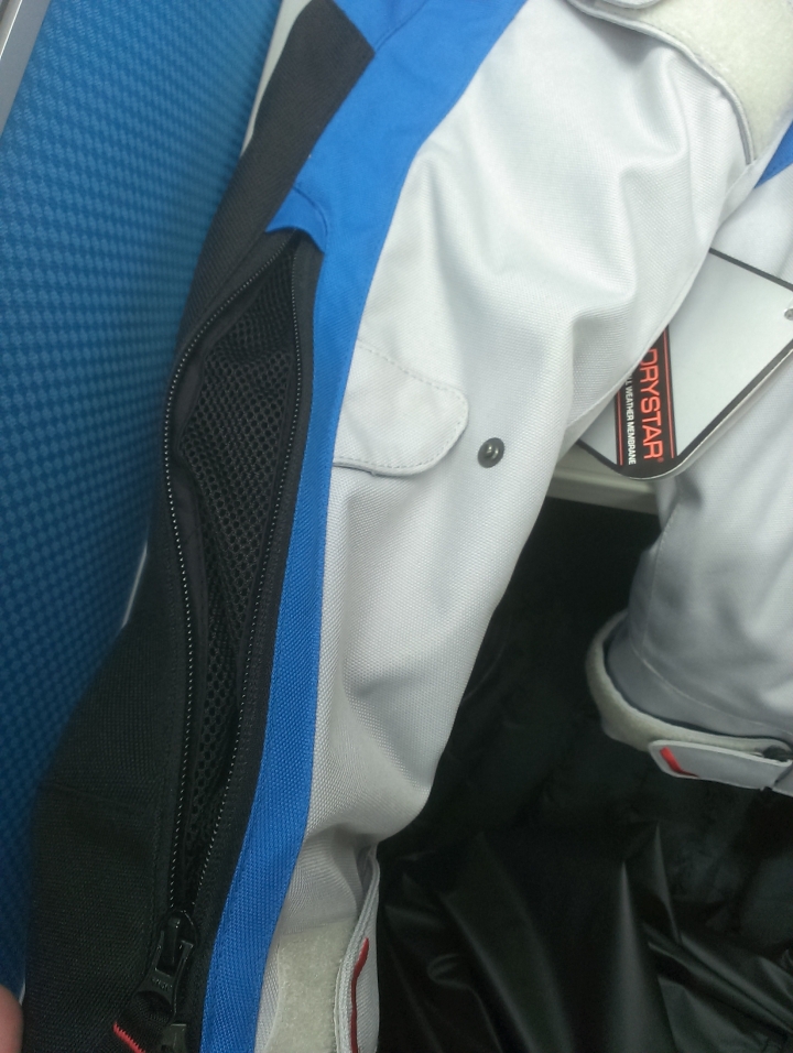 [推薦文!!] 長野~ Alpinestars~四季防摔衣~MEGATON WATERPROOF