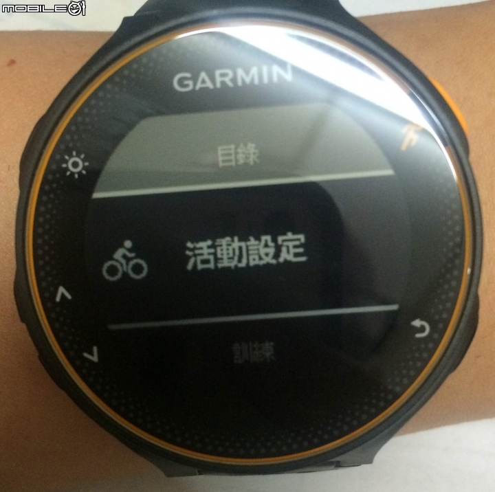 Garmin Forerunner 235 一閃一閃的花屏