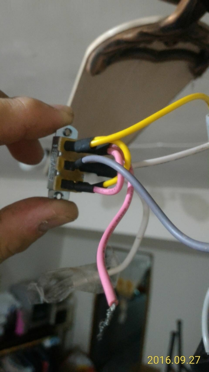 麻煩教我一下(吊扇裡面的線路怎麼接)