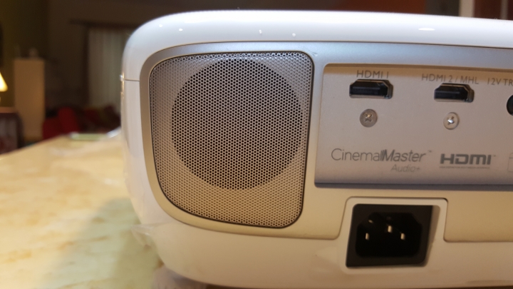 BenQ W2000 側投導演機使用心得分享