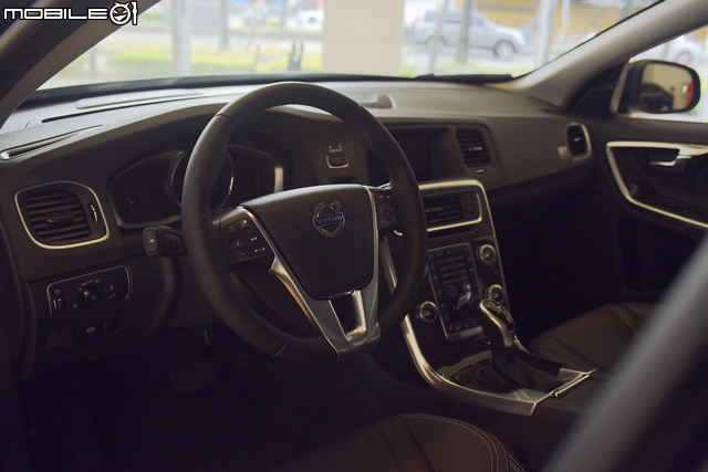 當鑽石遇到VOLVO 時非試不可，體驗安全-心得分享