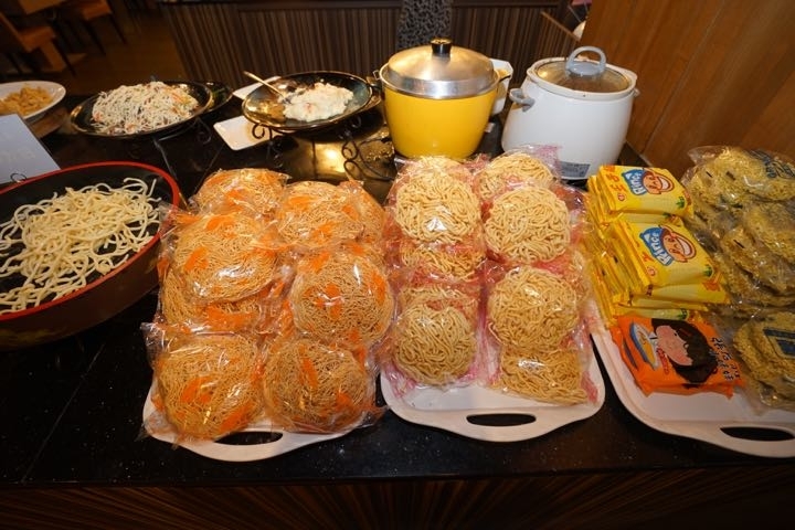 〔食〕【台南吃到飽】二鍋壽喜燒／涮涮鍋吃到飽｜Focus樓上。就是要大口吃肉吃到飽！