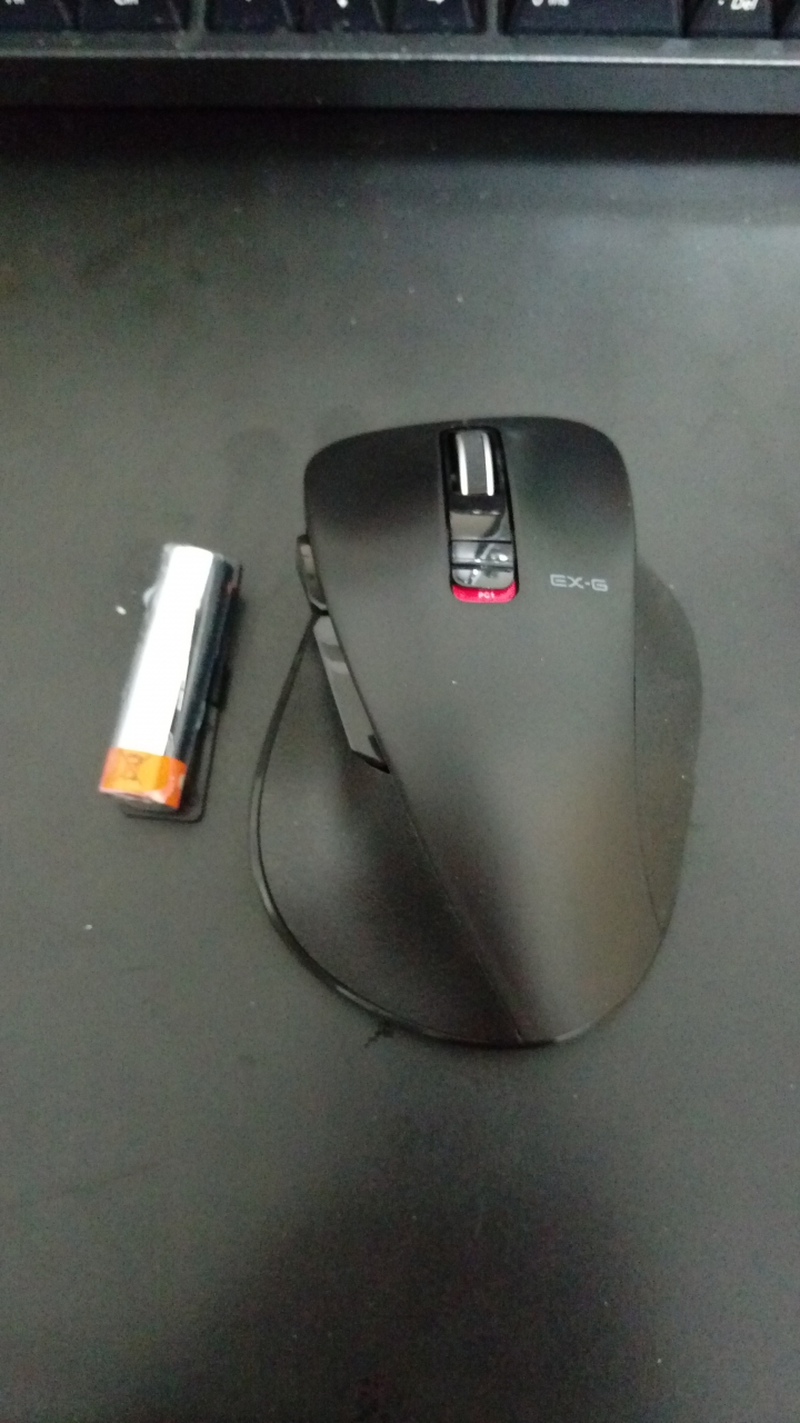 [不專業開箱]ELECOM M-XGL10BBBSBK 雙藍牙五鍵靜音滑鼠