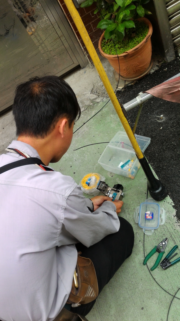 高雄市 中華電信+Hinet 的光世代[FTTH](300M/100M) 供裝全紀錄+完整測試心得