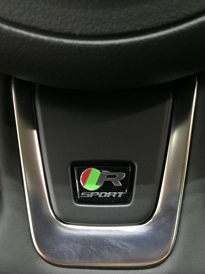 Jaguar F-PACE R-sport賞車