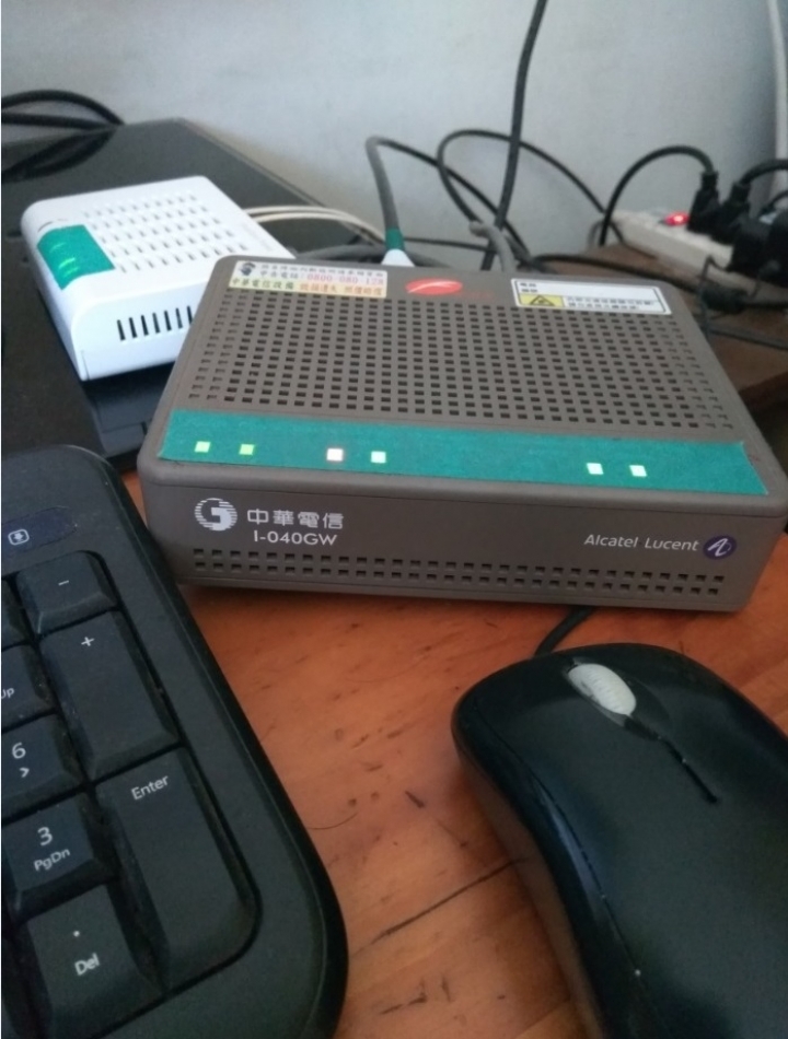 中華電信光纖到府100M/40M轉換ISP開箱