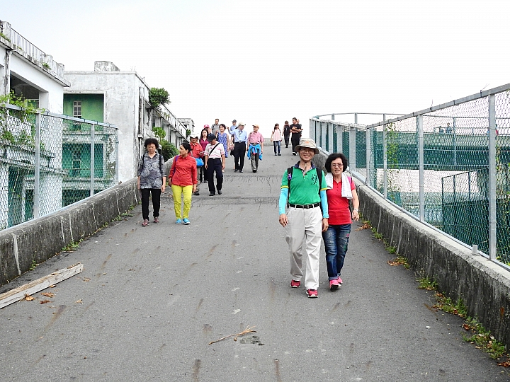 政大愛愛會20、30年不見的老朋友，相見3天2夜大鵬灣之旅，一路往北玩到高雄。