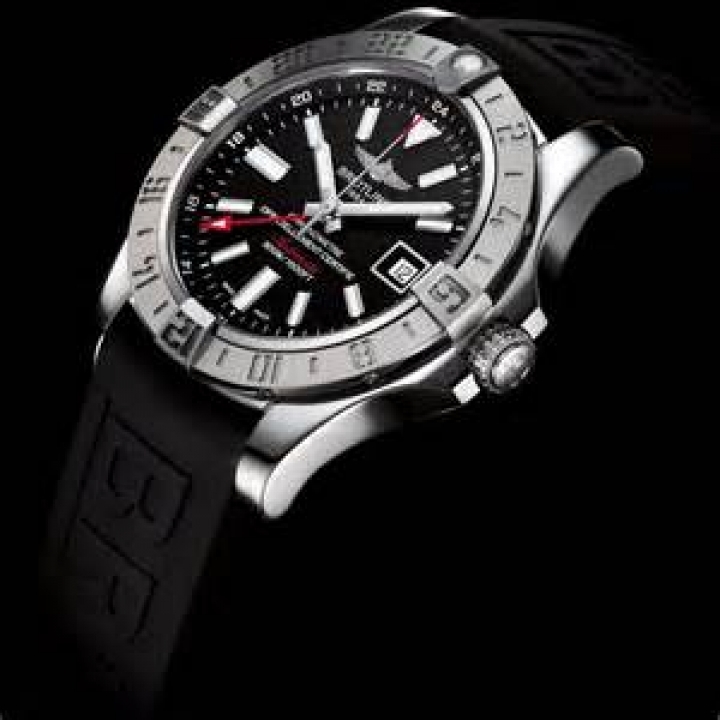 百年靈breitling avenger ii GMT 藍面盤好還是黑面盤請教各位大大意見
