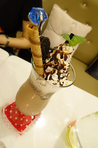 【食記】板橋新埔站。OyamiCaf'e(新埔店)~超夢幻下午茶餐廳