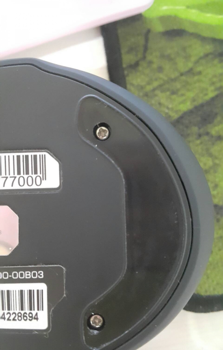 請問ROCCAT KONE PURE的滑鼠螺絲該去哪裡購買....