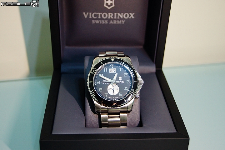 （開箱）Victorinox瑞士維氏 Swiss Army Classic Maverick GS Dual Time