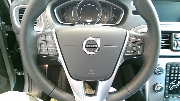 VOLVO非試不可試駕活動 - 【 Volvo V40試駕心得分享 】