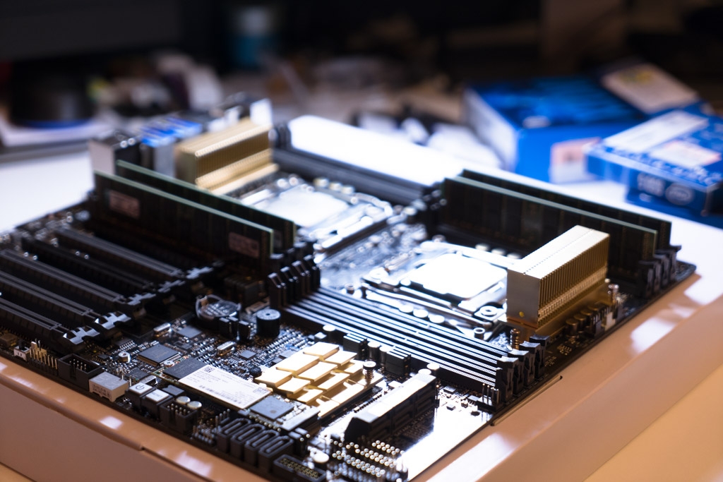 [分享] Xeon E5 2630v4 雙CPU