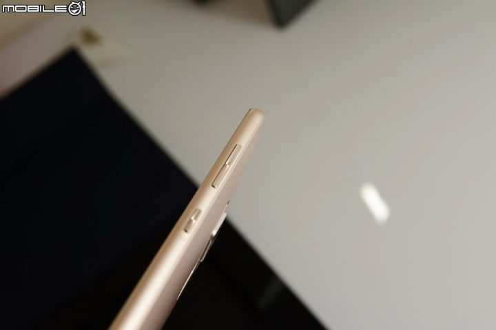 [開箱分享] 最頂級S821處理器手機─ZenFone 3 Deluxe ZS570KL、6G/256G閃耀金