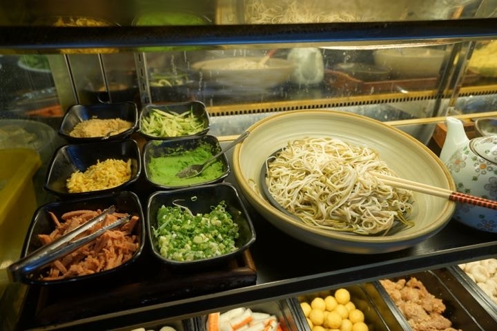 〔食〕【台南吃到飽】二鍋壽喜燒／涮涮鍋吃到飽｜Focus樓上。就是要大口吃肉吃到飽！