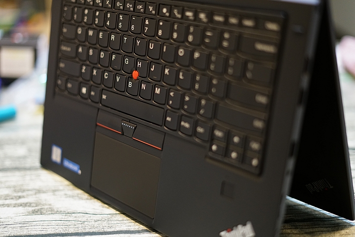 我不入地獄誰入地獄之 Lenovo X1 Yoga OLED 1st Gen 簡單開箱補完計畫