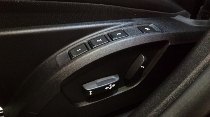 Volvo V40/V40 cross country-安全掛帥、沉穩駕馭「參加VOLVO非試不可試駕活動心得分享」