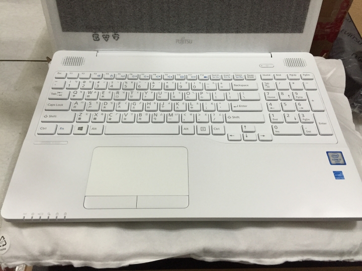 Fujitsu AH556 (小白的反撲)開箱文
