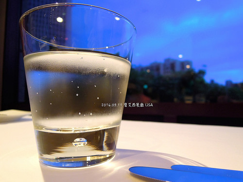 [食記] 台北 信義 寶艾西餐廳Bel Air - Bar & Grill - 經典又浪漫的西餐廳，奢華的肋眼牛排雙人套餐，讓我們來一場老派約會吧！（君悅酒店）