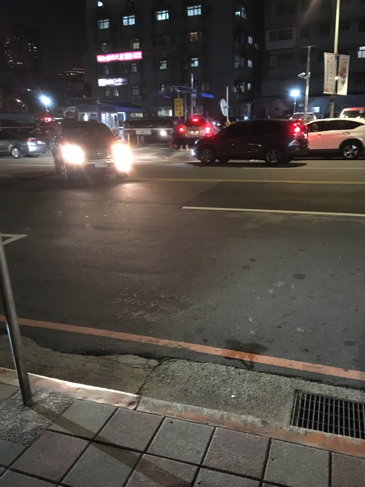 關於新店某停車場