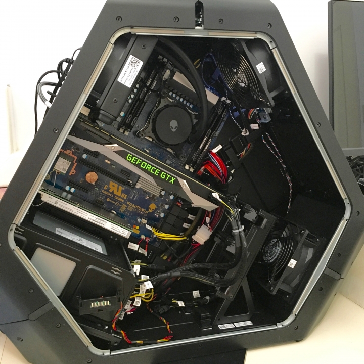 Dell 外星人 Alienware Area-51 電競桌上型電腦